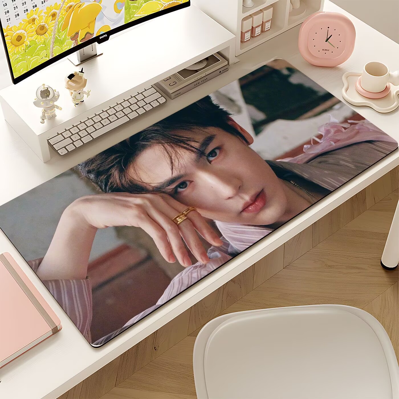 Mechanical Keyboard - Zhang Linghe's oversized mouse pad, celebrity